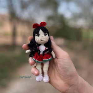 > عروسک بافتنی دختر یلدایی، طرح شب یلدا، دست‌بافت